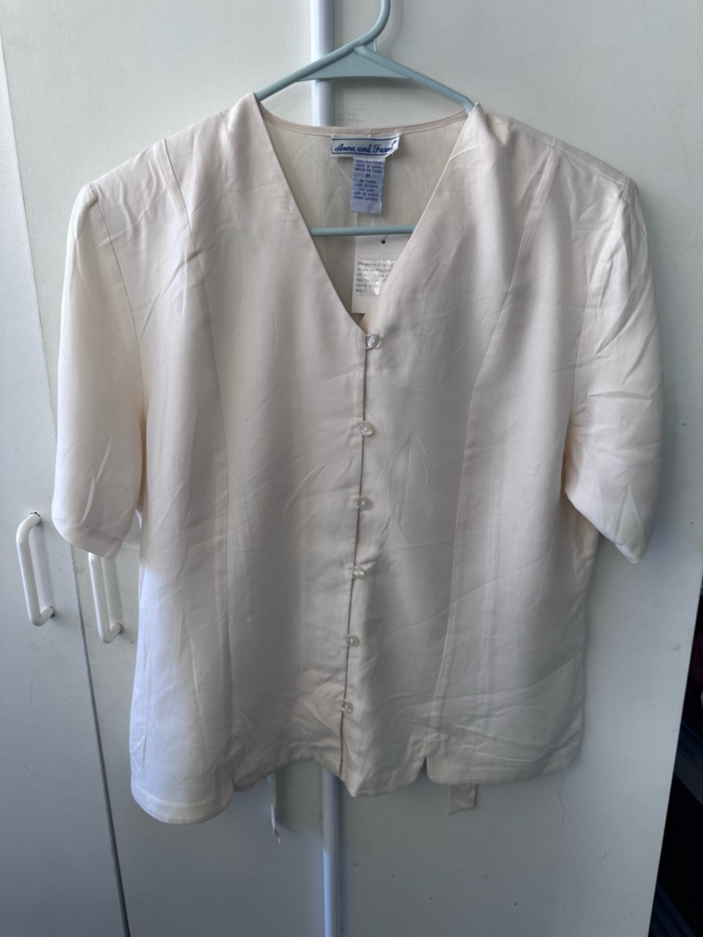 Cream V-Neck Button Front Women’s Top 100% washable silk